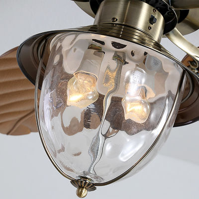 Cuchilla retractable invisible teledirigida decorativa moderna de 4100k Crystal Ceiling Fan With Light