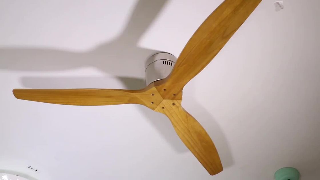 Luz 6000K de la fan del hogar 1320m m Matt White Natural Wood Ceiling del vintage del ODM del OEM